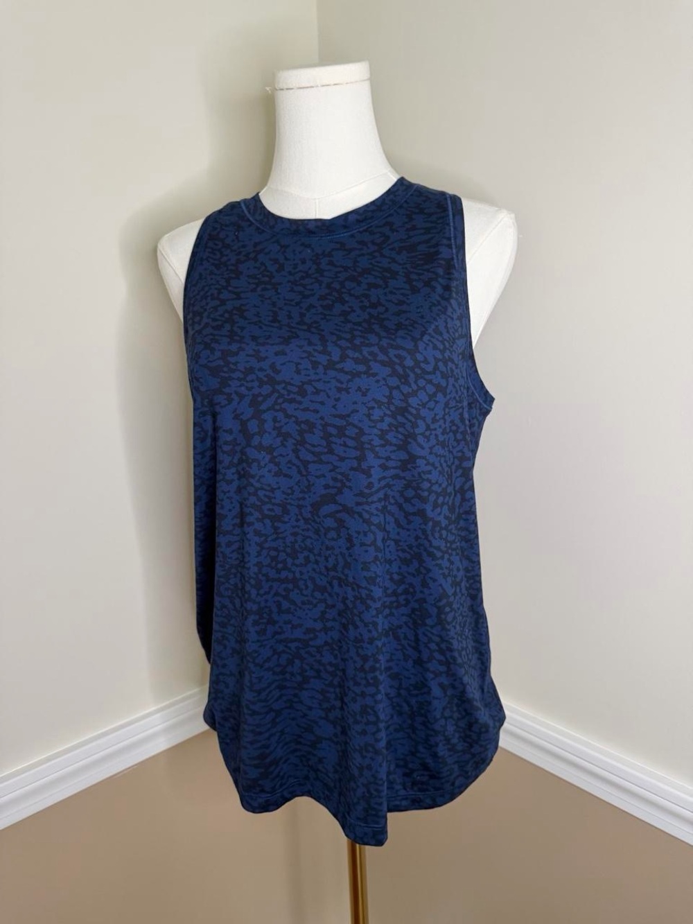 Women's Navy Printed Sleeveless Tank Top Athleta workout tank